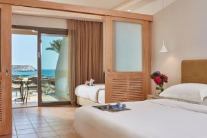 Family Room Sliding Door - Limited Sea View