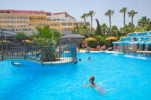 Aquadora Resort & Spa
