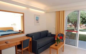 ALEX BEACH HOTEL & BUNGALOWS 