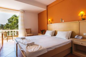 Three Stars Hotel