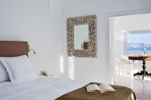 River Pool Suite