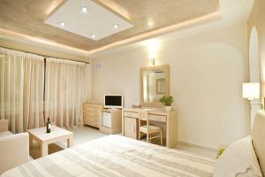 Petit Palace Suites