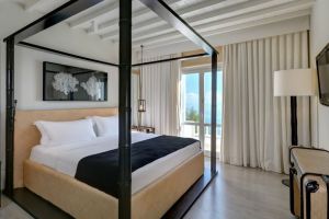 Deluxe Seaview Suite
