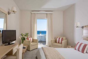 Manoula’s Beach Hotel