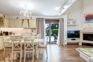 Artemisia Villa