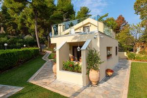 Artemisia Villa