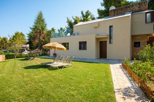 Artemisia Villa