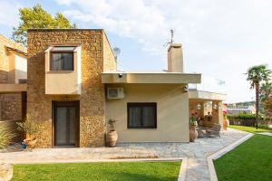 Artemisia Villa