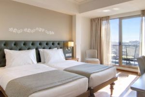 Titania Hotel