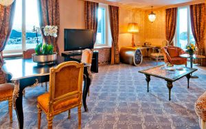 CARLTON HOTEL 