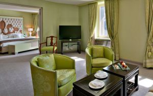 CARLTON HOTEL 