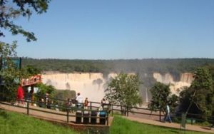 TROPICAL DAS CATARATAS 