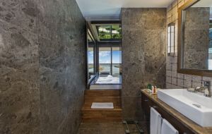 Corner Suite Bathroom