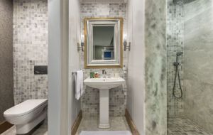 Family Dublex Suite Bathroom
